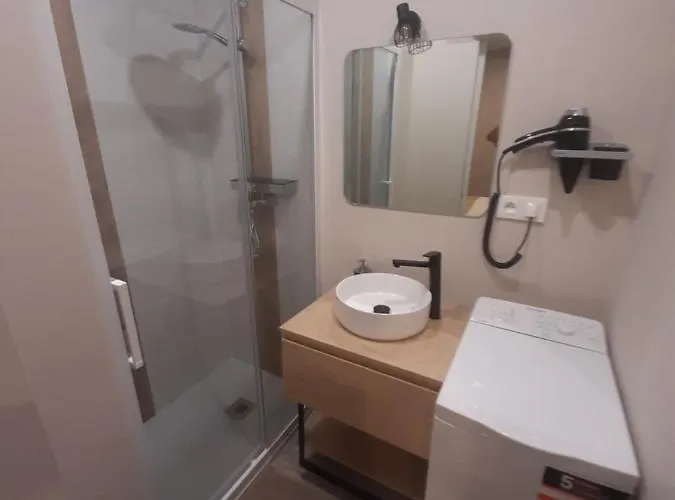 3 T2 Cosy De 40 à 50 M2 Idéal Pour Un Déplacement Pro  Les Iris * Bourg-Saint-Andéol