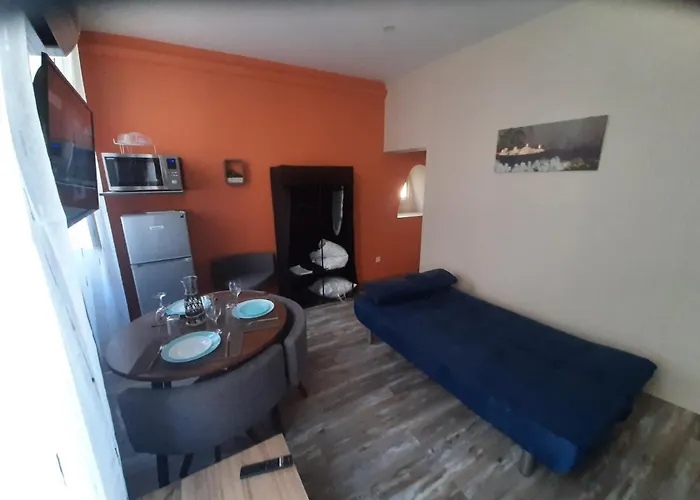 3 T2 Cosy De 40 à 50 M2 Idéal Pour Un Déplacement Pro  Les Iris * Bourg-Saint-Andéol